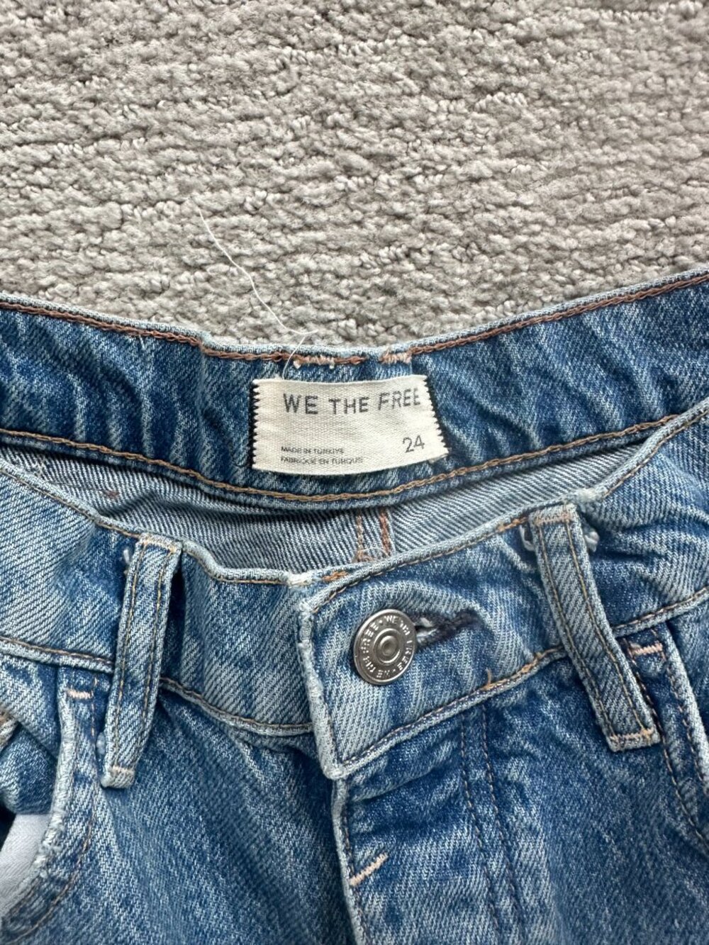 Free People Good Luck Mid-Rise Barrel Jeans - Rare discontinued wash 100 Years! - Picture 4 of 10